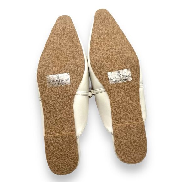 Lulus Lavareta White Chain Pointed-Toe Loafer Slides Cream Off-White Size 7.5 - Picture 15 of 16